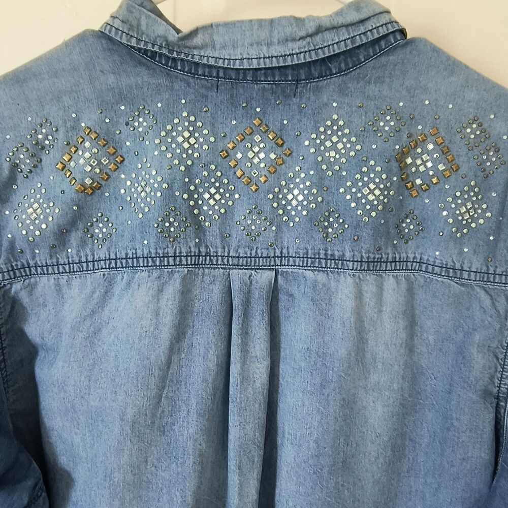 CJ Banks Denim Shirt 2X Blue Tie dye Roll Tab Sleeves Bling Rodeo Festival - Picture 10 of 16